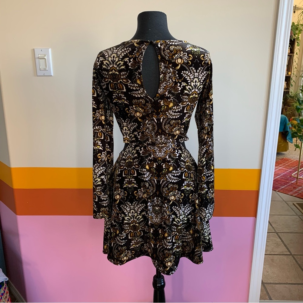 VOLCOM CHILLED OUT DRESS . - Picture 8 of 10